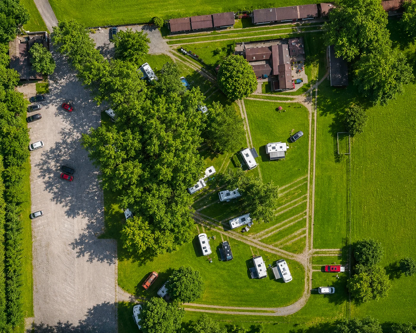 Widok z góry na teren Camping Clepardia